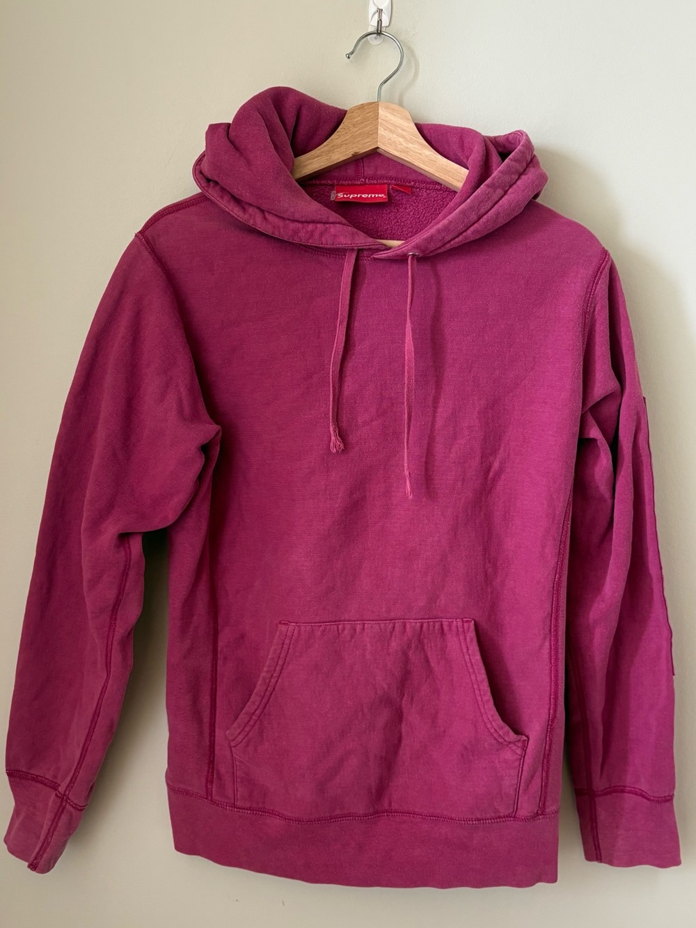 Authentic Supreme 2017 big box arm logo hoodie size Small